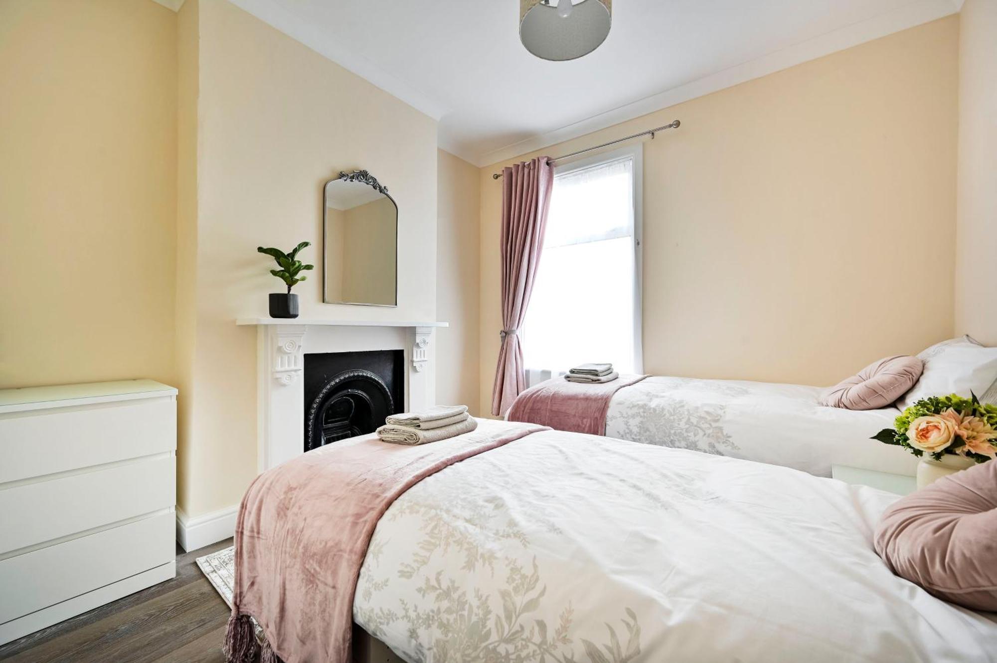 A Two Bedroom A Stride Away From Meridian Greenwich Londra Dış mekan fotoğraf